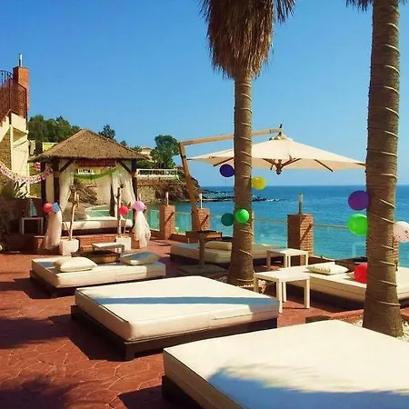 Bluebenalmadena 200meters From The With Jacuzzi And Rooftop Terrace (adults Only)